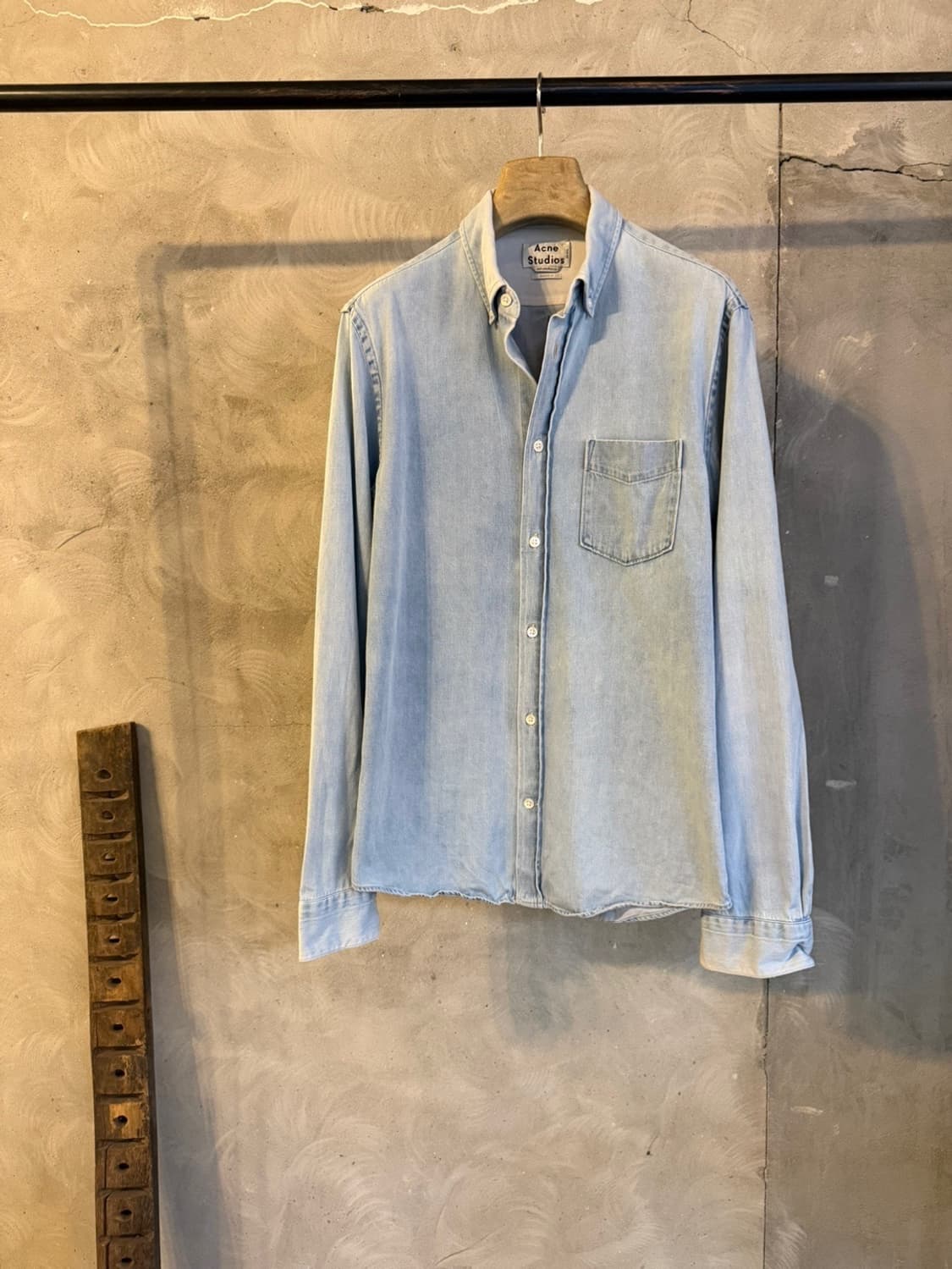 아크네 스튜디오 데님 버튼다운 셔츠 100 상품이미지1