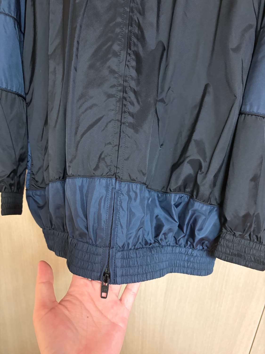 [46/105-100] 발렌시아가 블루블랙 트랙자켓 상품이미지4