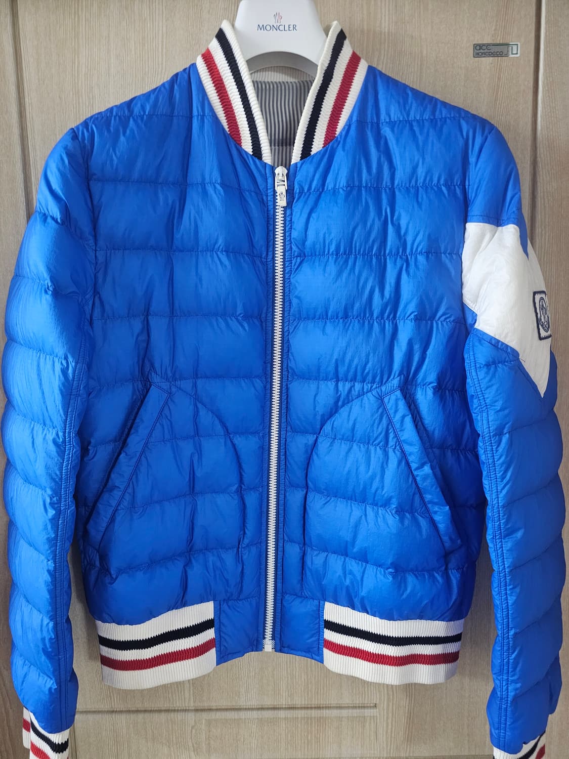몽클레어 감마블루 사선 봄버 패딩(2/100/오케이몰정품) 상품이미지1