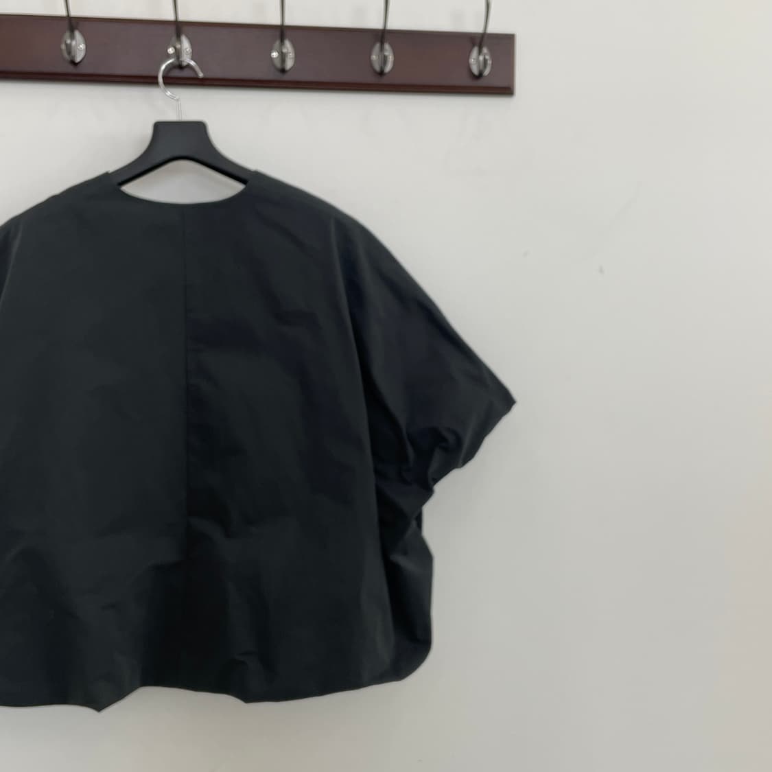 코스 폴리 오버핏 오픈 반팔 탑 아우터 상품이미지4