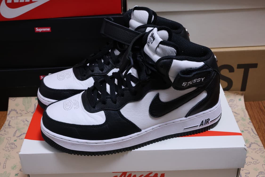 나이키 x 스투시 에어포스 1 '07 미드 SP 블랙 앤 라이트 본 상품이미지1
