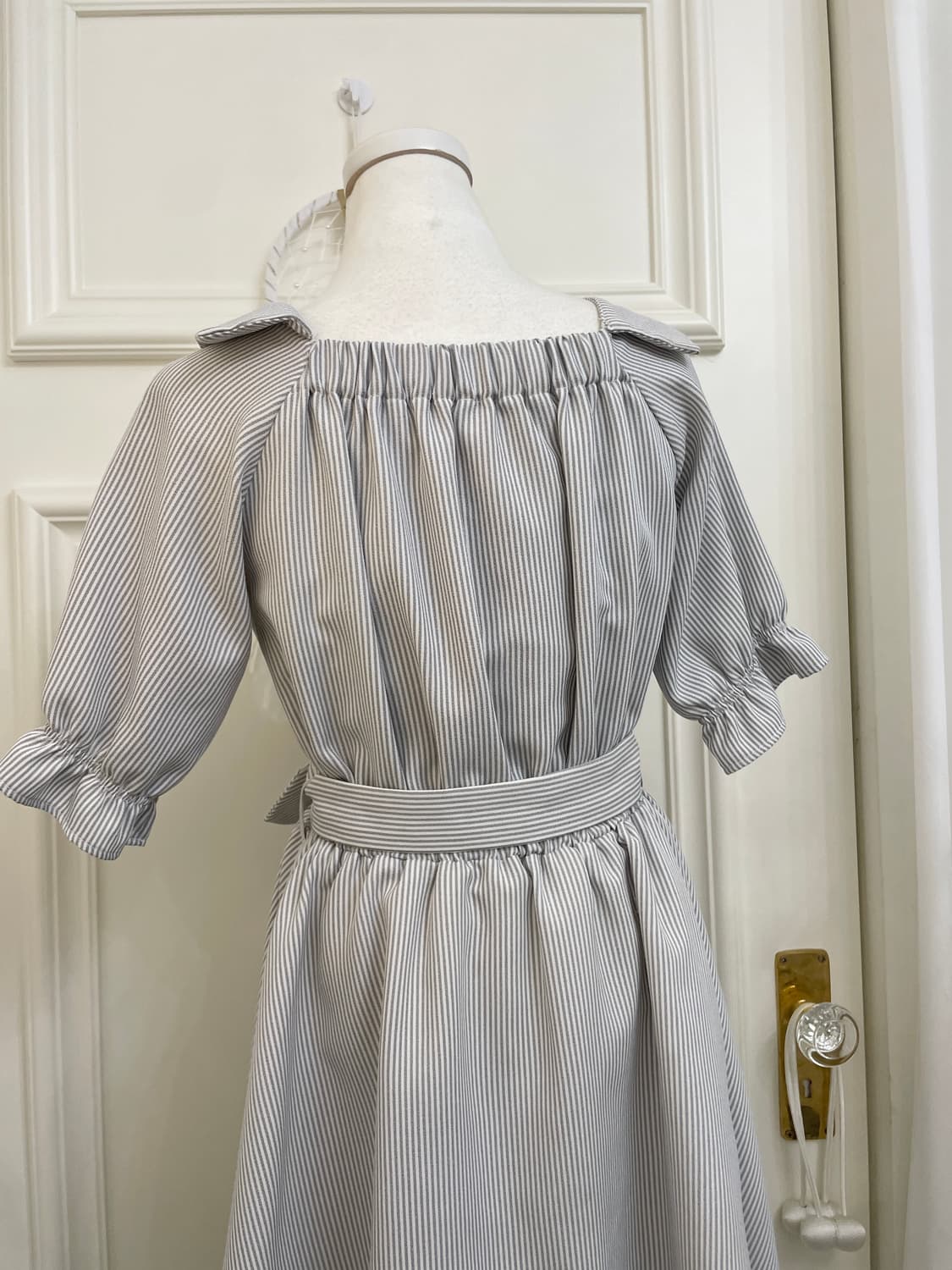 gray stripe collar rose embroidery midi 상품이미지4