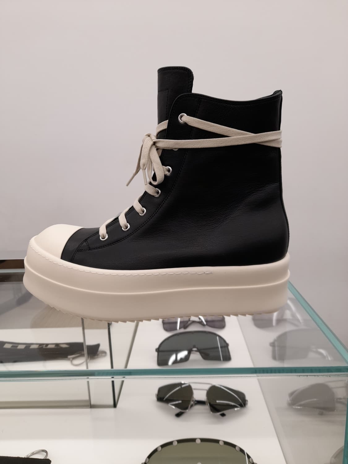 릭오웬스 라몬즈 메가범퍼 블랙 하이탑 40 상품이미지1