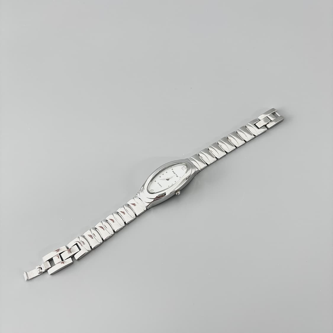 RITZ 화이트 메탈 오벌 다이얼 데드스탁 빈티지시계 상품이미지2