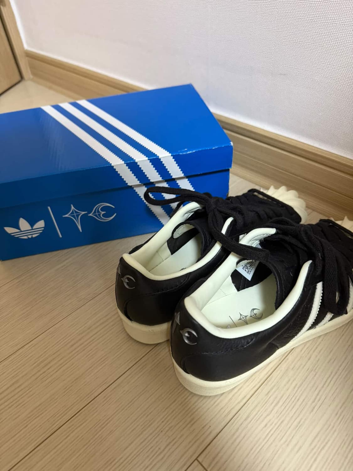 아디다스 떠그클럽 슈퍼스타 220 상품이미지1