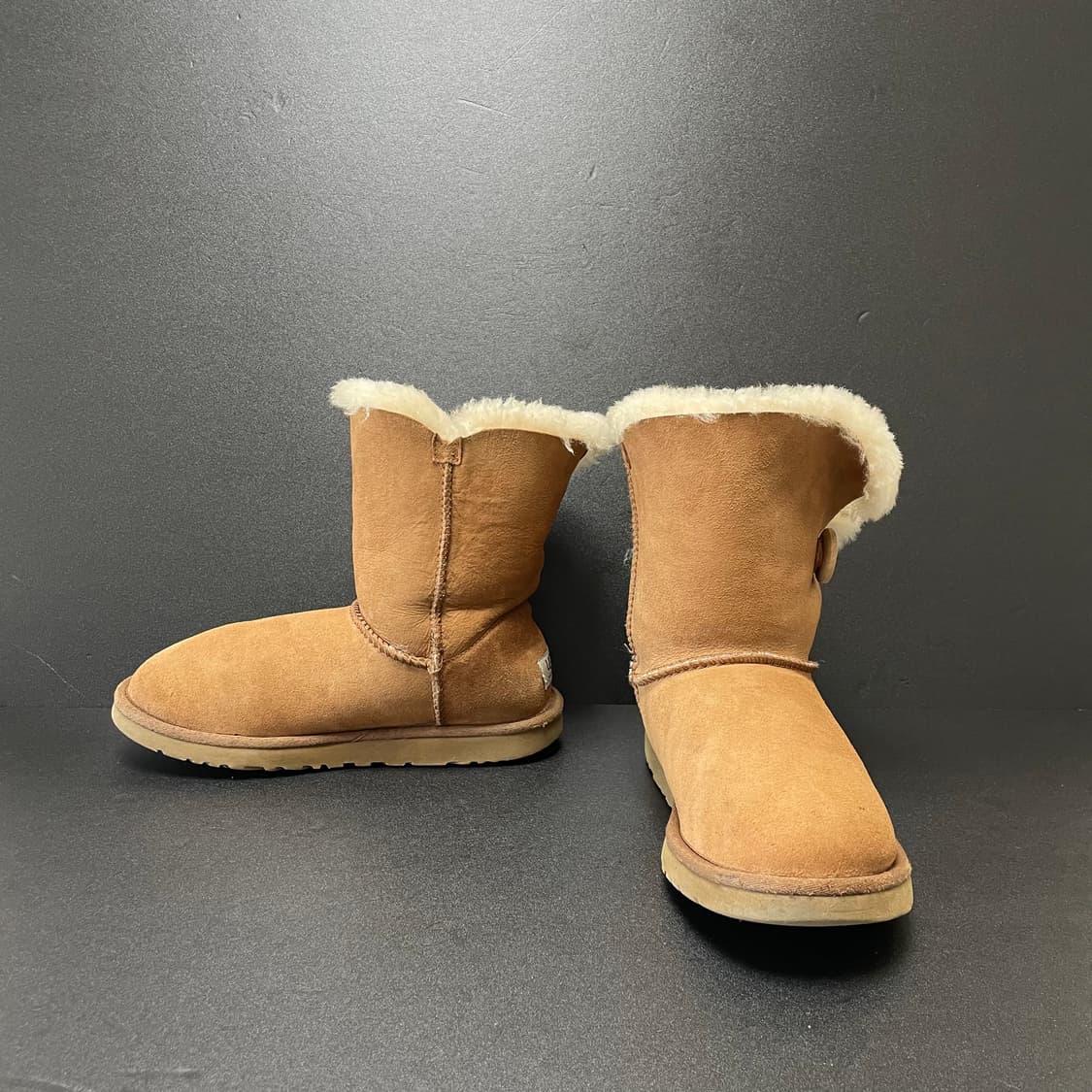 [250] UGG 어그 베일리 버튼 II 상품이미지3