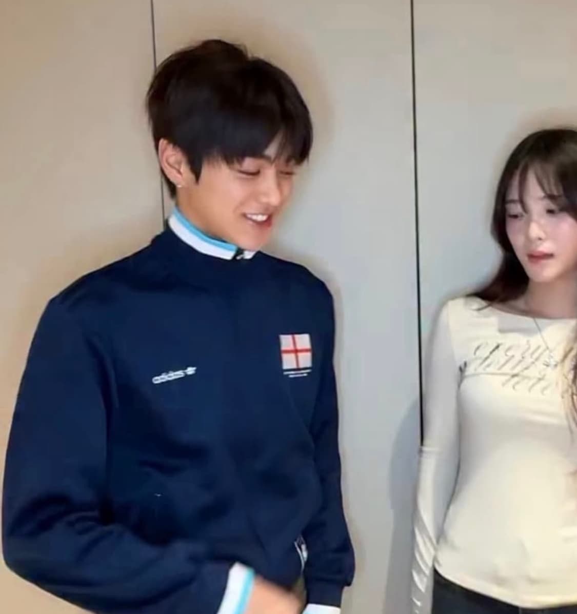 구함)) 건호가 착용한 아디다스 잉글랜드 져지 구해요 상품이미지1