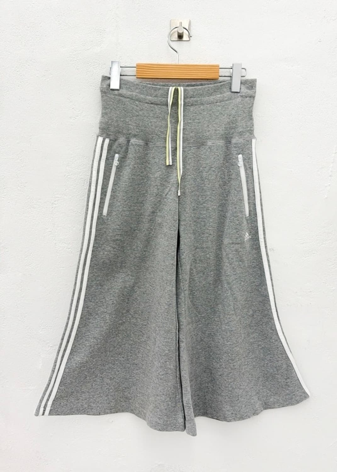 아디다스 와이드 7부 부츠컷 트레이닝 팬츠 상품이미지1