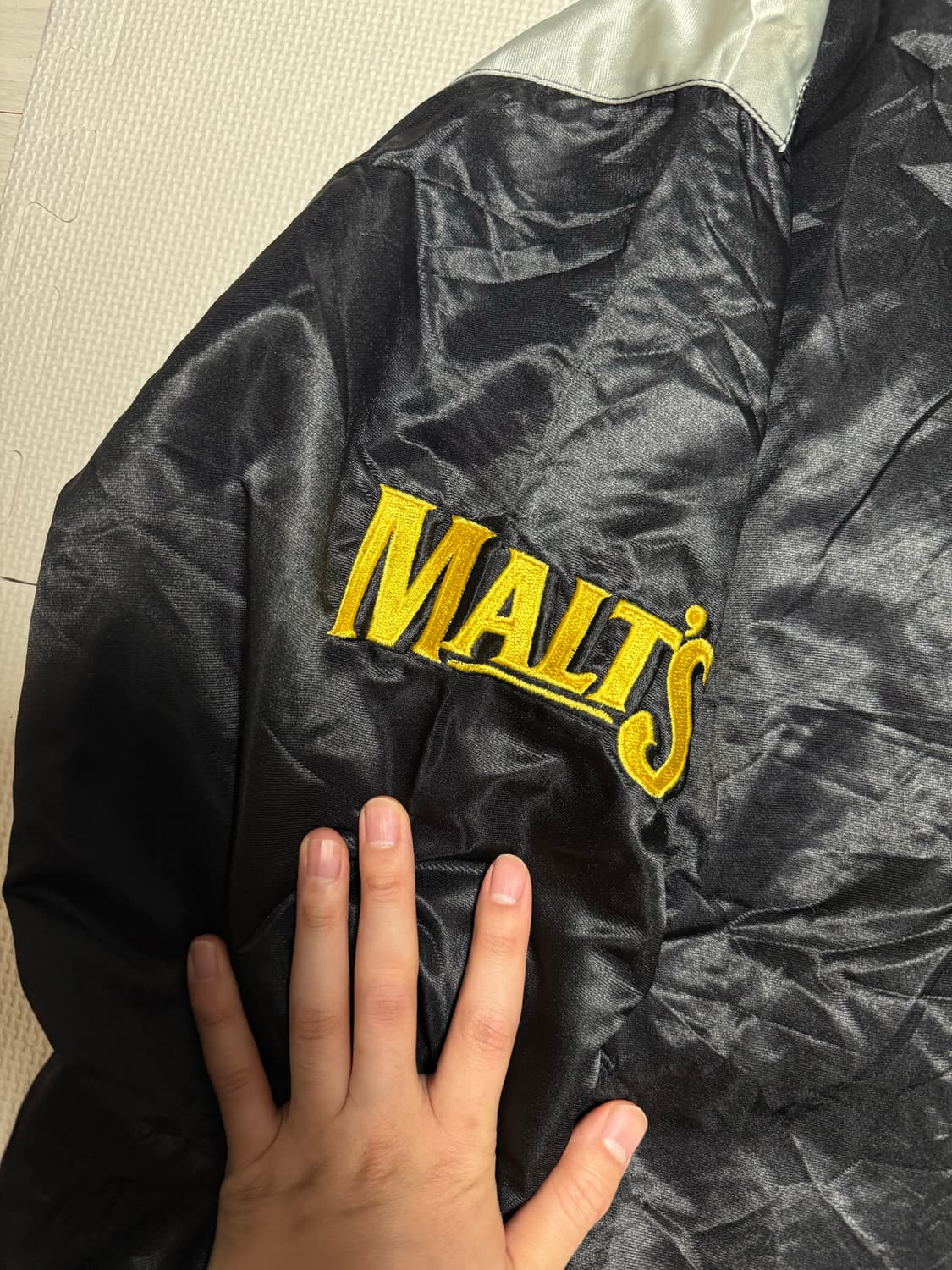 일본 90s 산토리몰츠 빅로고 나일론 베이스볼 자켓 상품이미지3