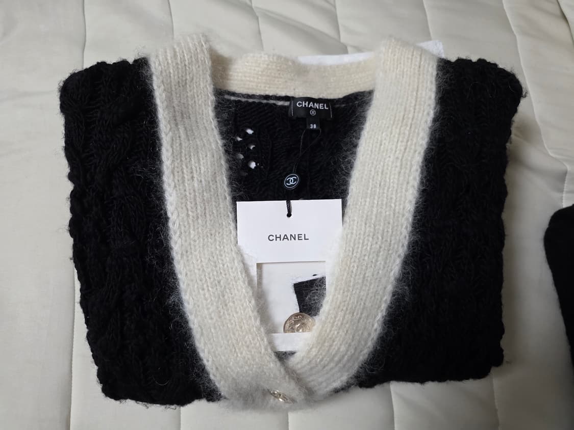 샤넬 공방시즌 신상 가디건 38사이즈 (새상품) 매장가 560만 상품이미지2