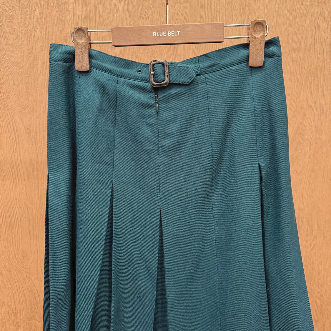 버버리 플리츠 미디 스커트 벨트 스트랩 지퍼 무지 디테일 A라인 그린 상품이미지4