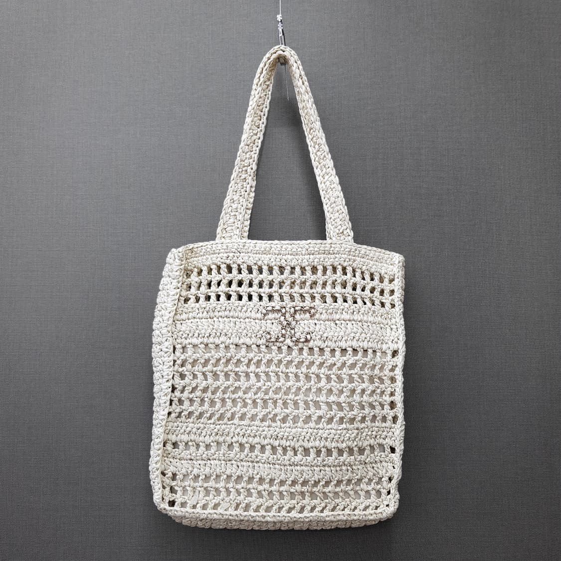 한섬 타임 2022 엠블럼 글리터 위빙백 상품이미지1