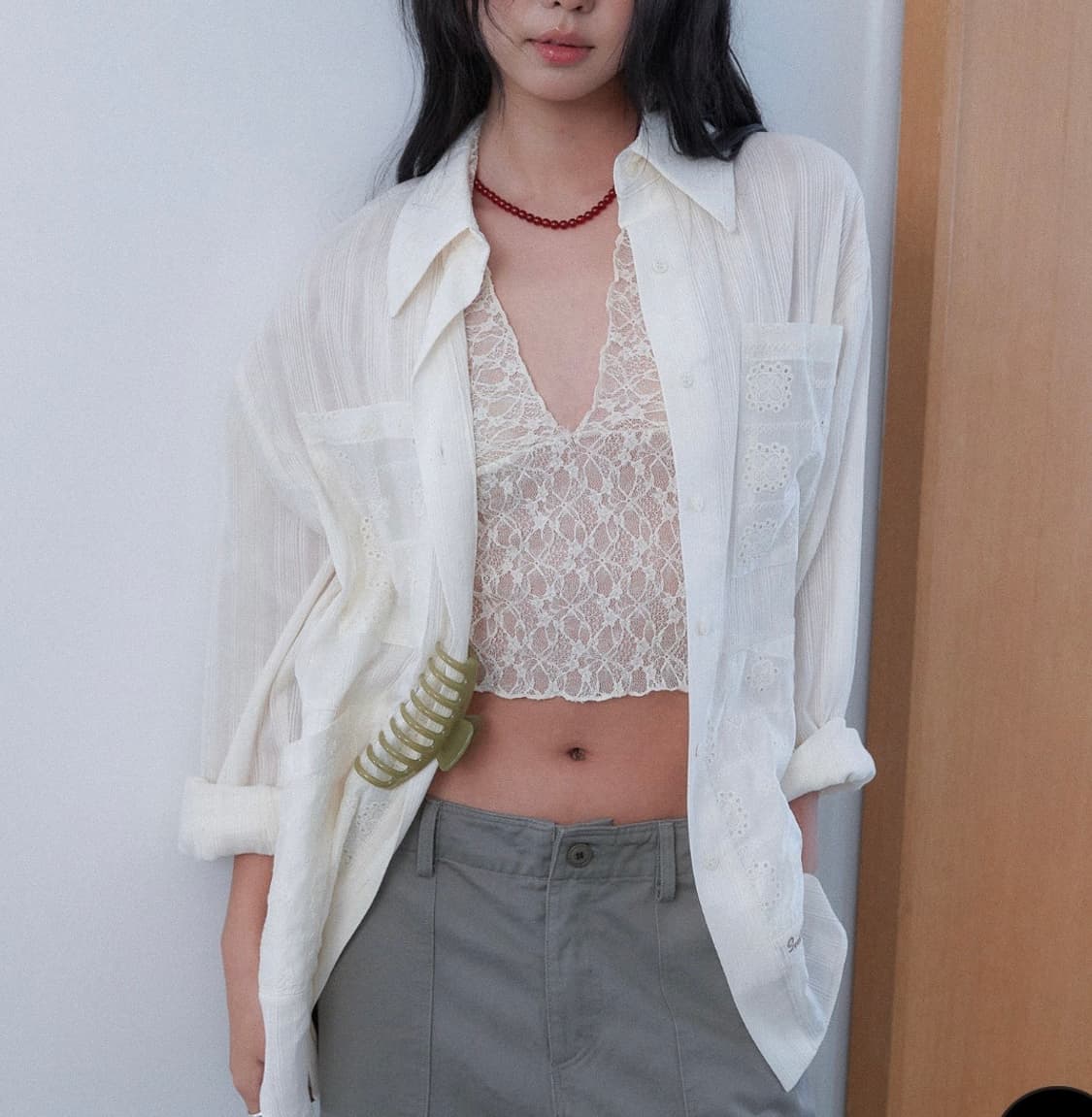 미착용) 아우로 자수 아이보리셔츠  상품이미지1