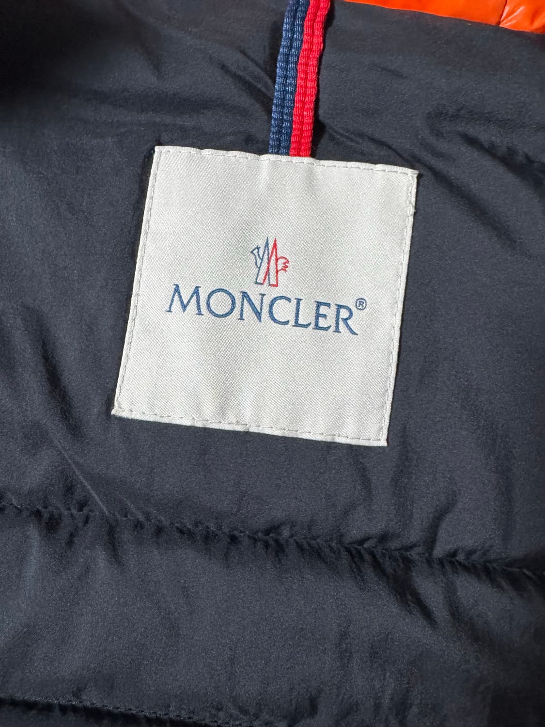 몽클레어 후드경량패딩 상품이미지3