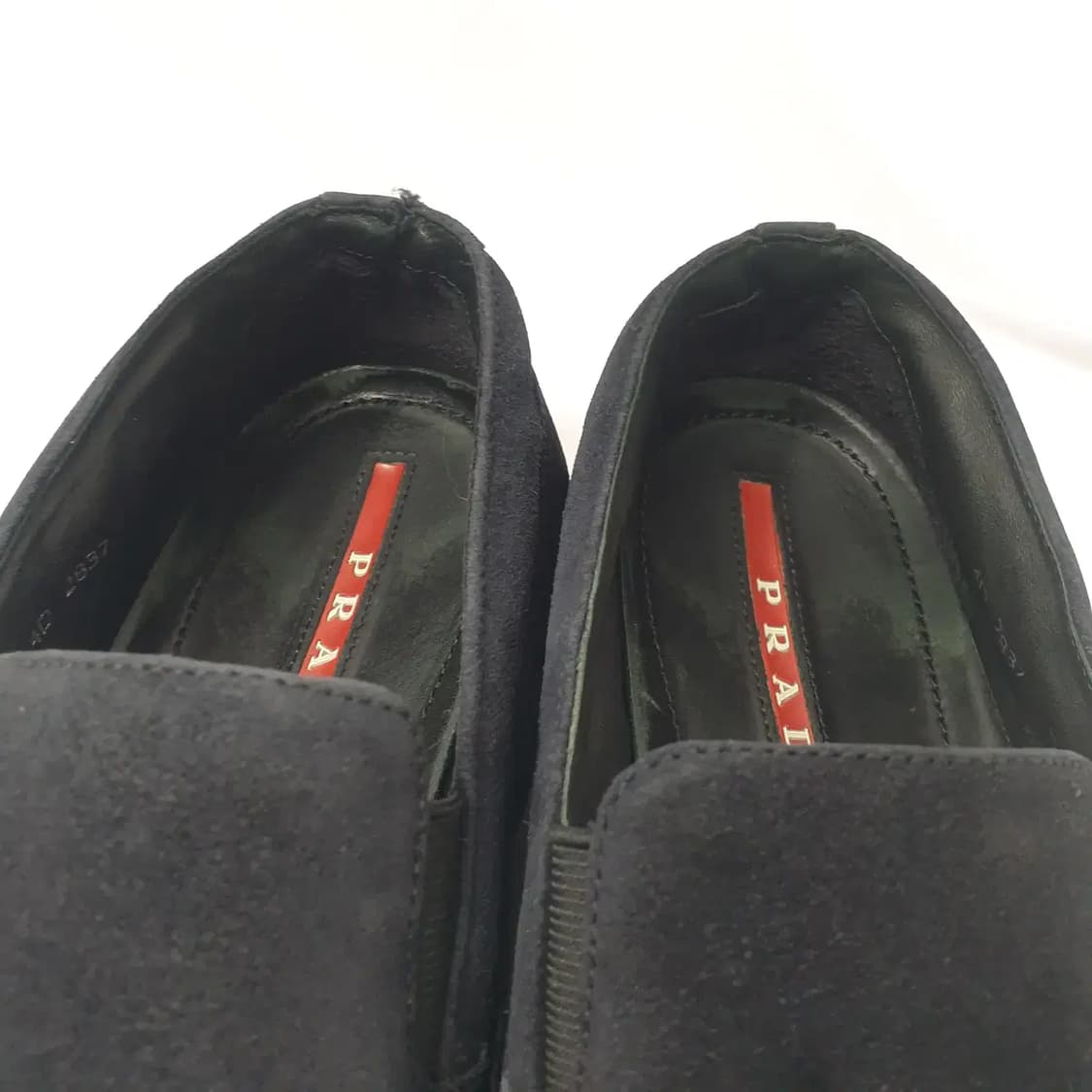 8/270 프라다 스웨이드 슬립온 상품이미지6