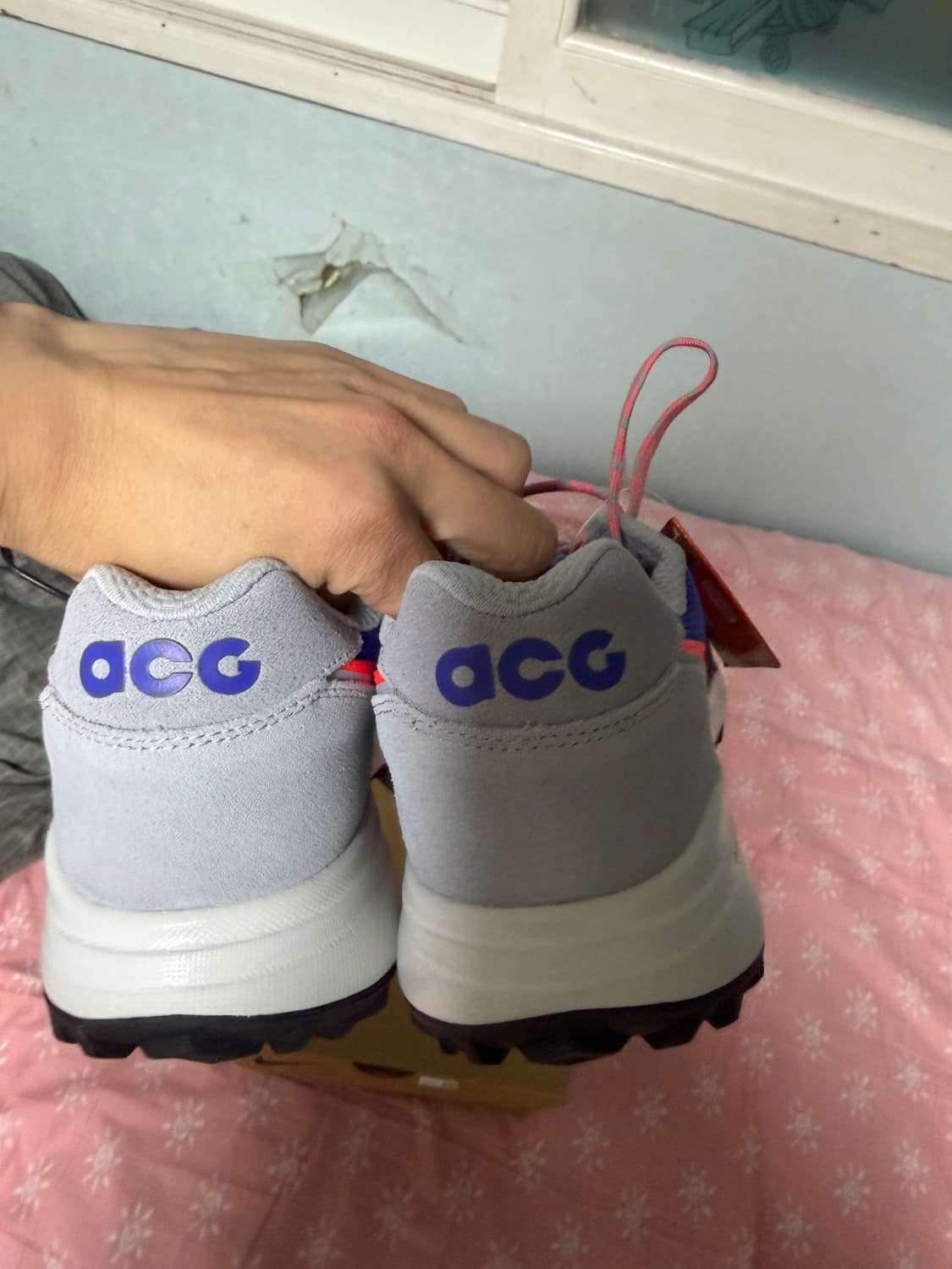 나이키 acg 로우케이트 울프그레이 브라이튼앤크림슨 270사이즈 새상품  상품이미지6