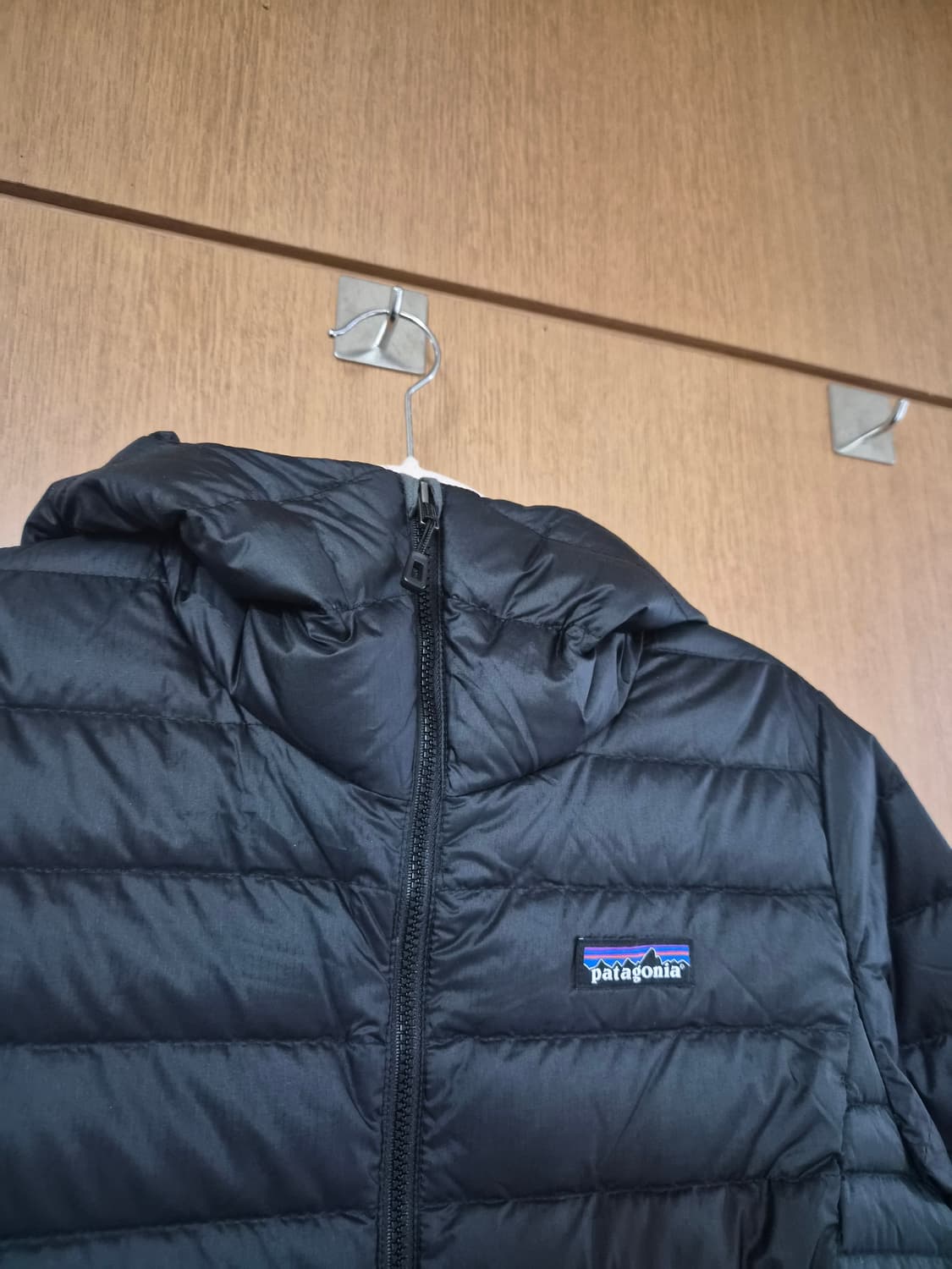 파타고니아 여성 경량후드패딩 상품이미지3