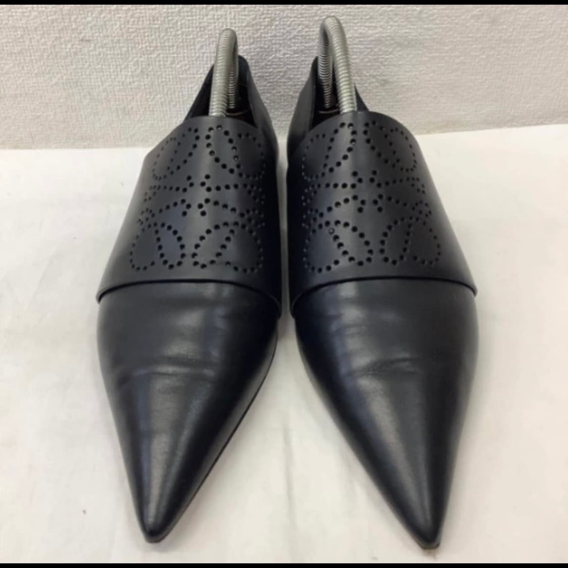  로에베 아나그램 송아지 가죽 토슈즈 상품이미지2