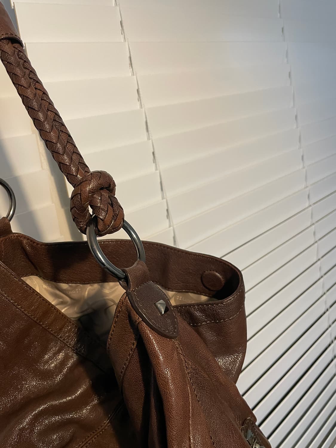 럭스 앤 버그 램스킨 숄더백 상품이미지6