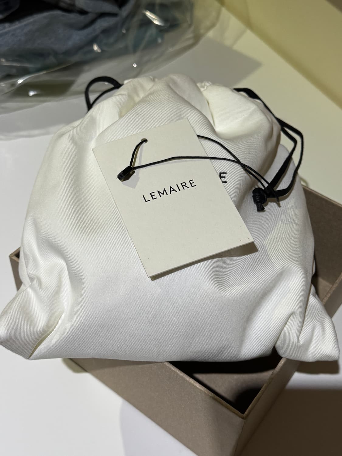 르메르 미니 카메라백 토바코 상품이미지2