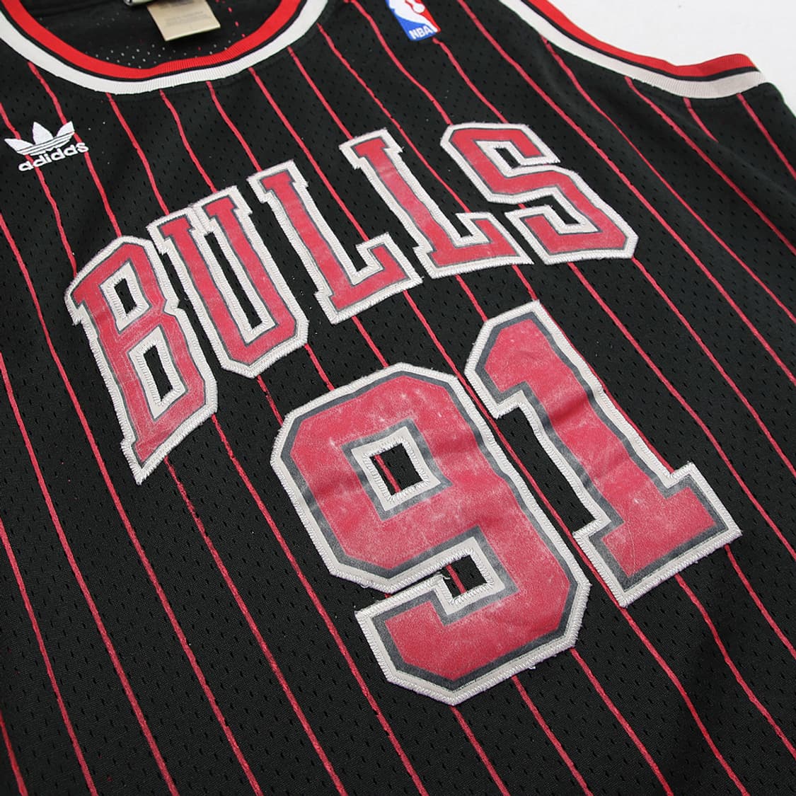 (착용컷) 아디다스 NBA 시카고 불스 데니스 로드맨 유니폼 상의 L 상품이미지6