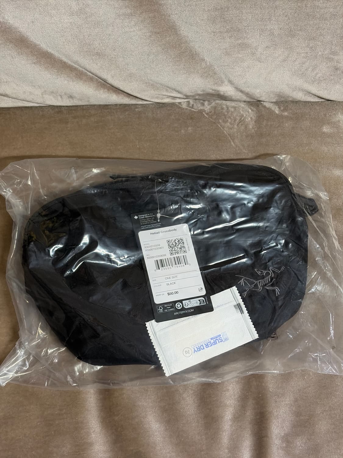 아크테릭스 헬리아드 크로스바디 블랙 미개봉 상품이미지1