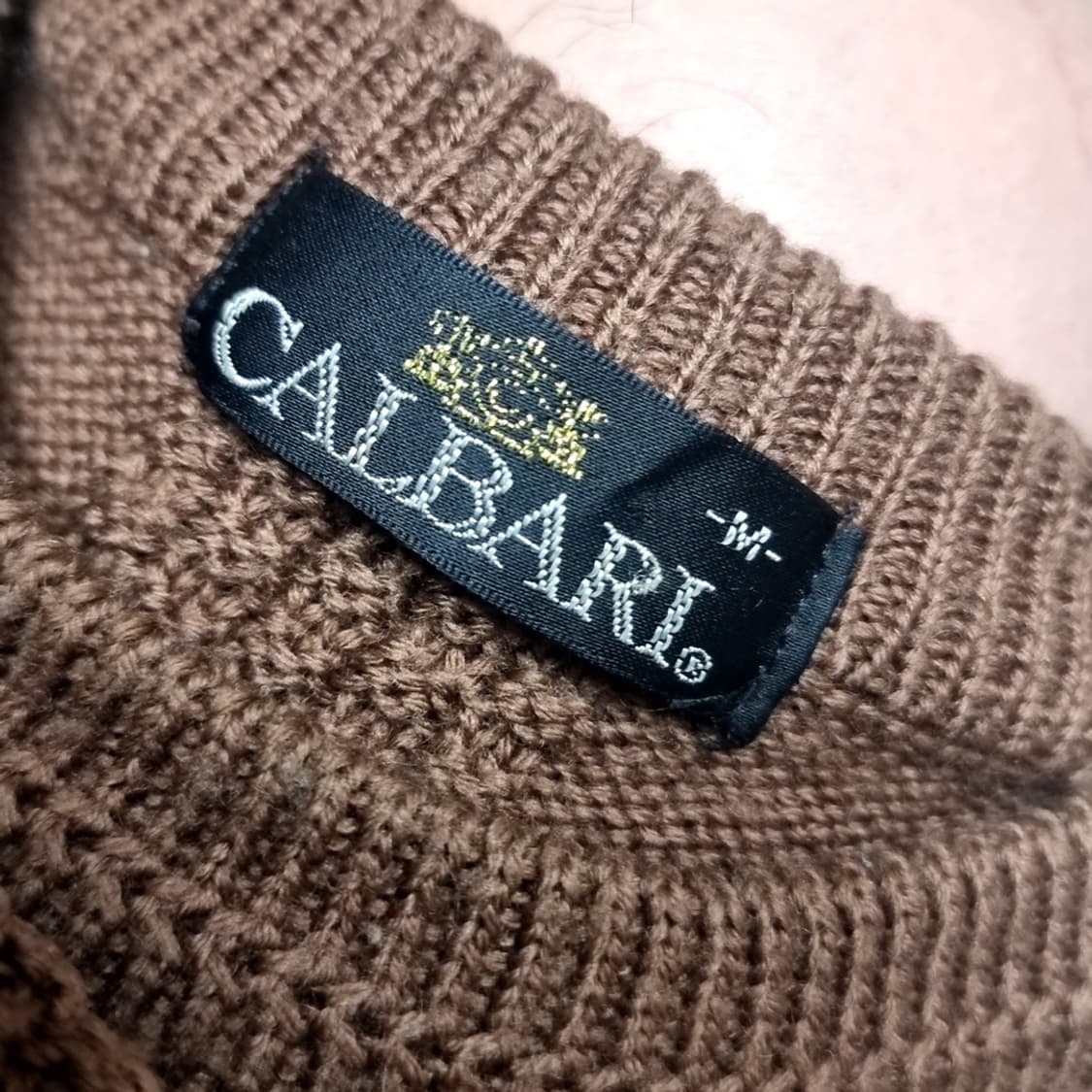 CALBARL 브라운 통과제리 자수 니트(100-105) 상품이미지5