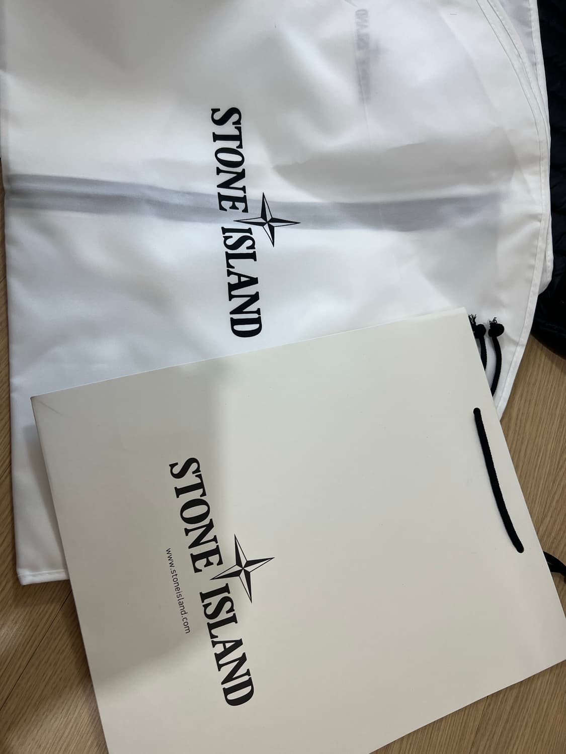 24fw 스톤아일랜드 패딩 L (새상품) 상품이미지4