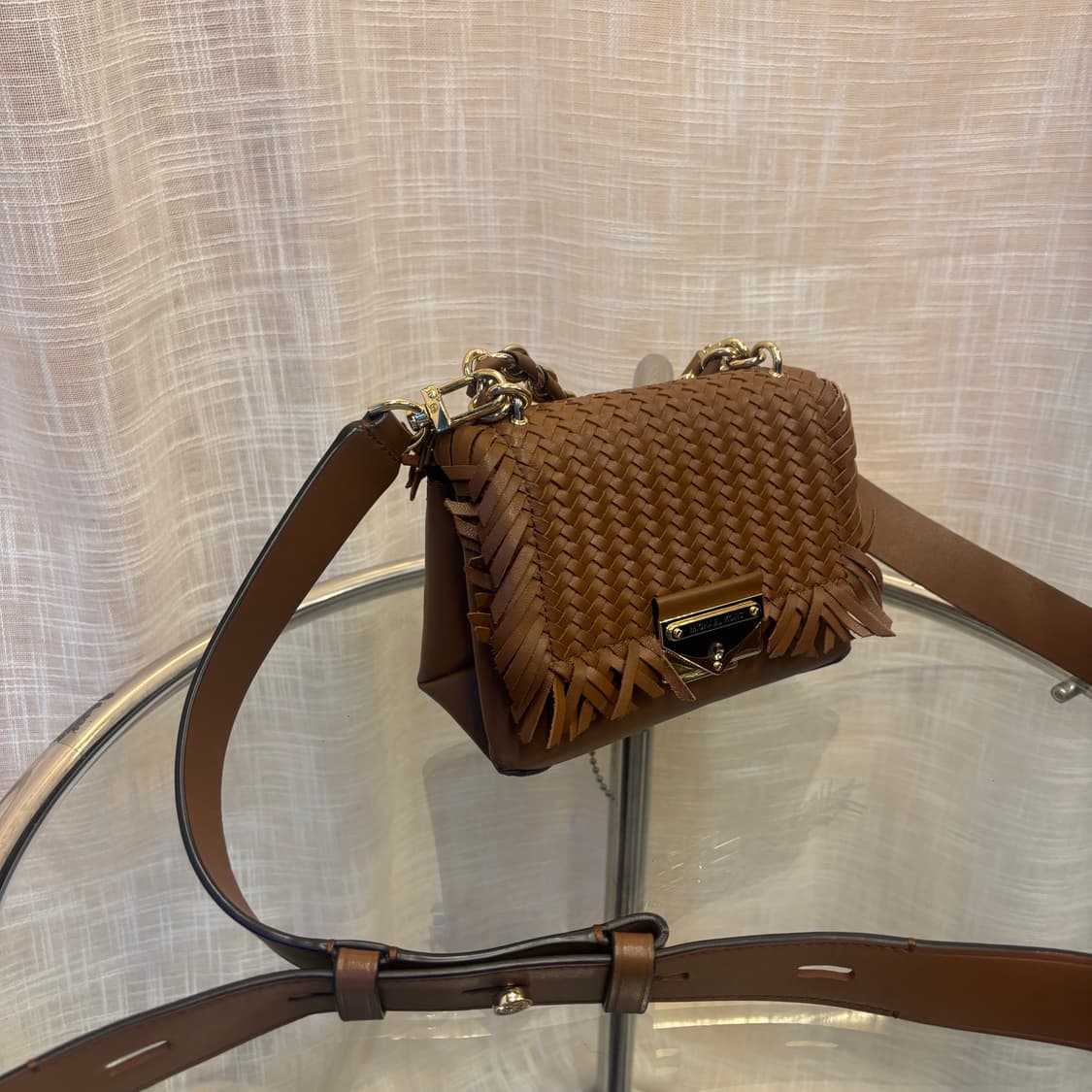 정품 마이클코어스 가죽 크로스백    상품이미지3