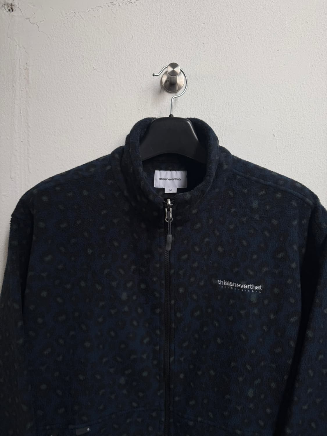 디스이즈네버댓 인터내셔널 레오파드 플리스 후리스  상품이미지3