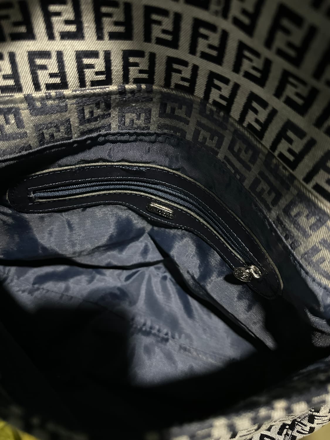 펜디 바게트백 그레이 상품이미지6