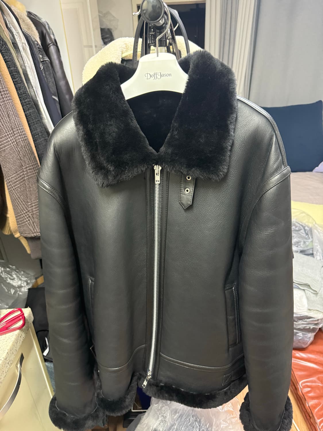 도프제이슨 오버사이즈 리얼 무스탕 블랙 L사이즈 팔아요. 상품이미지1