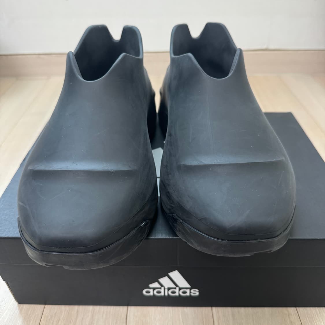 지방시 모뉴멘탈 멜로우 스니커즈 상품이미지2