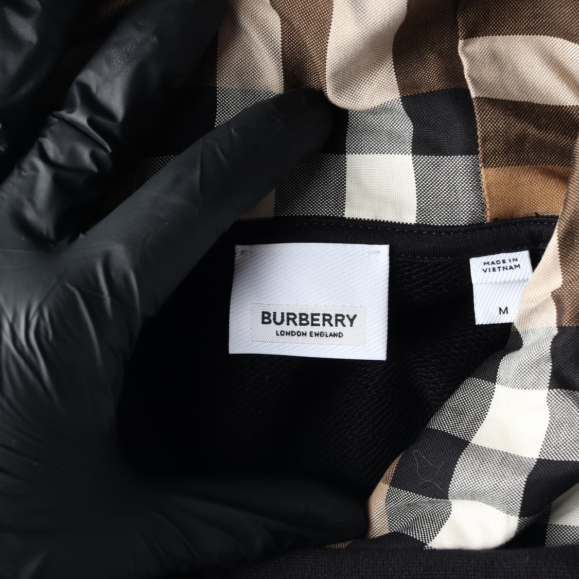 버버리 블랙 로고 자수 체크 후드 후디 후드티 M
 상품이미지5
