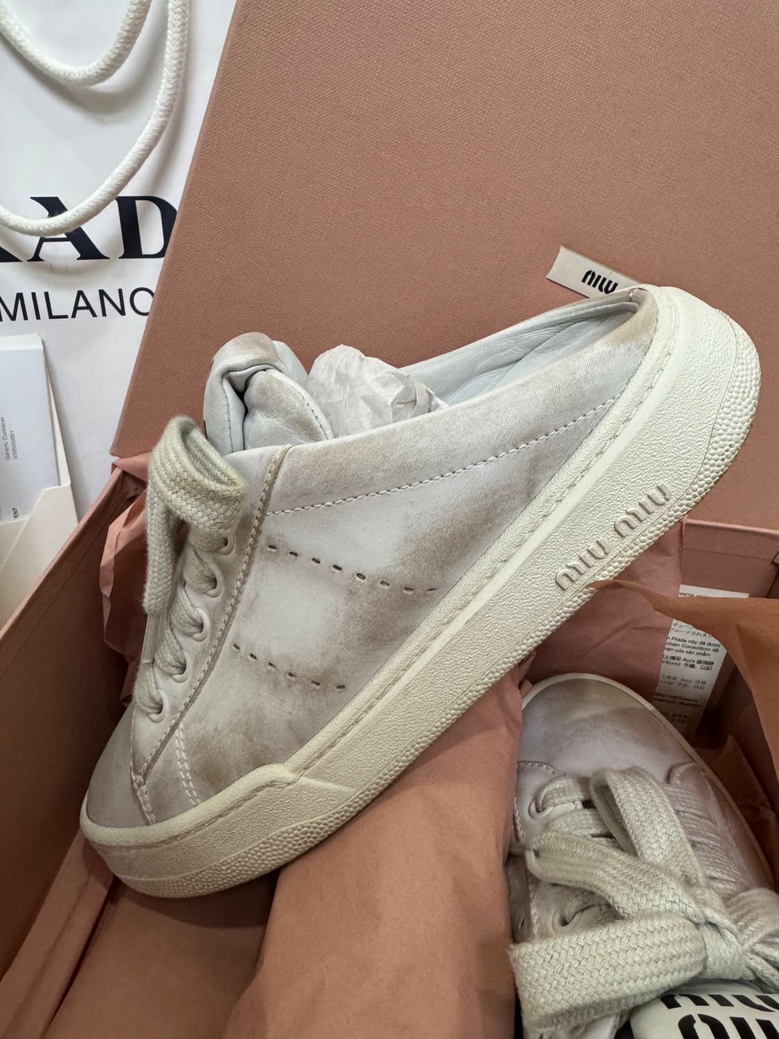 미우미우 여성 블리치드 스니커즈 36.5 (230) 상품이미지3