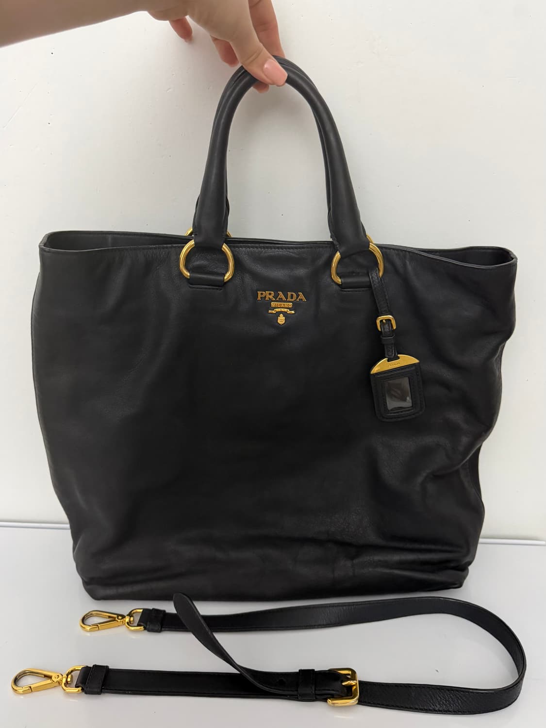 [정품] 프라다 블랙 대학생 토트백  상품이미지1
