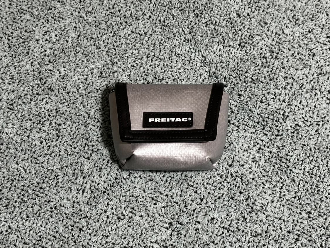 (NEW)새상품 프라이탁 미니 메신저 키링(에어팟 파우치키링) 상품이미지1