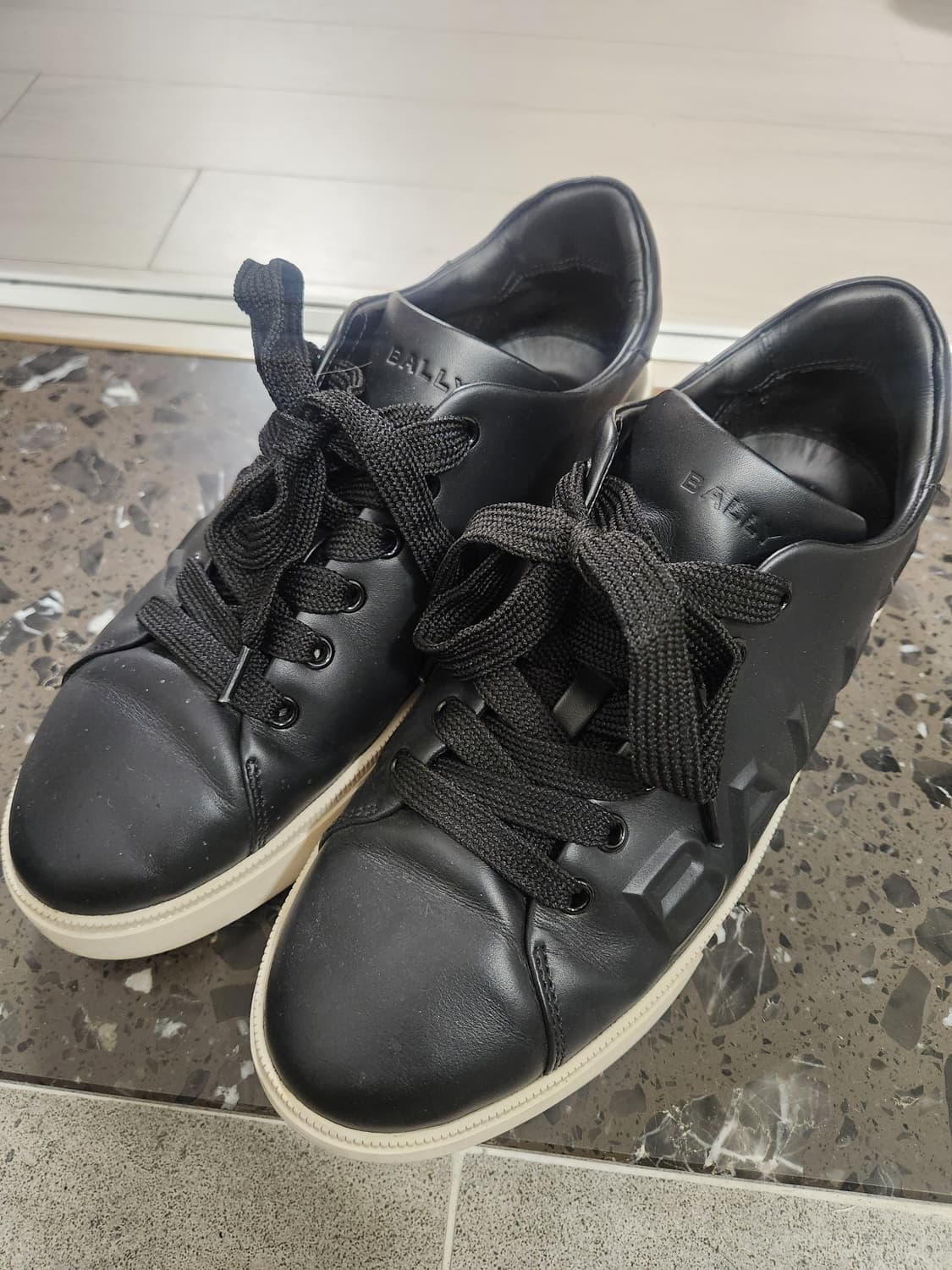 25FW Bally 레이즈 엠보스드 로고 레더 스니커즈 상품이미지3