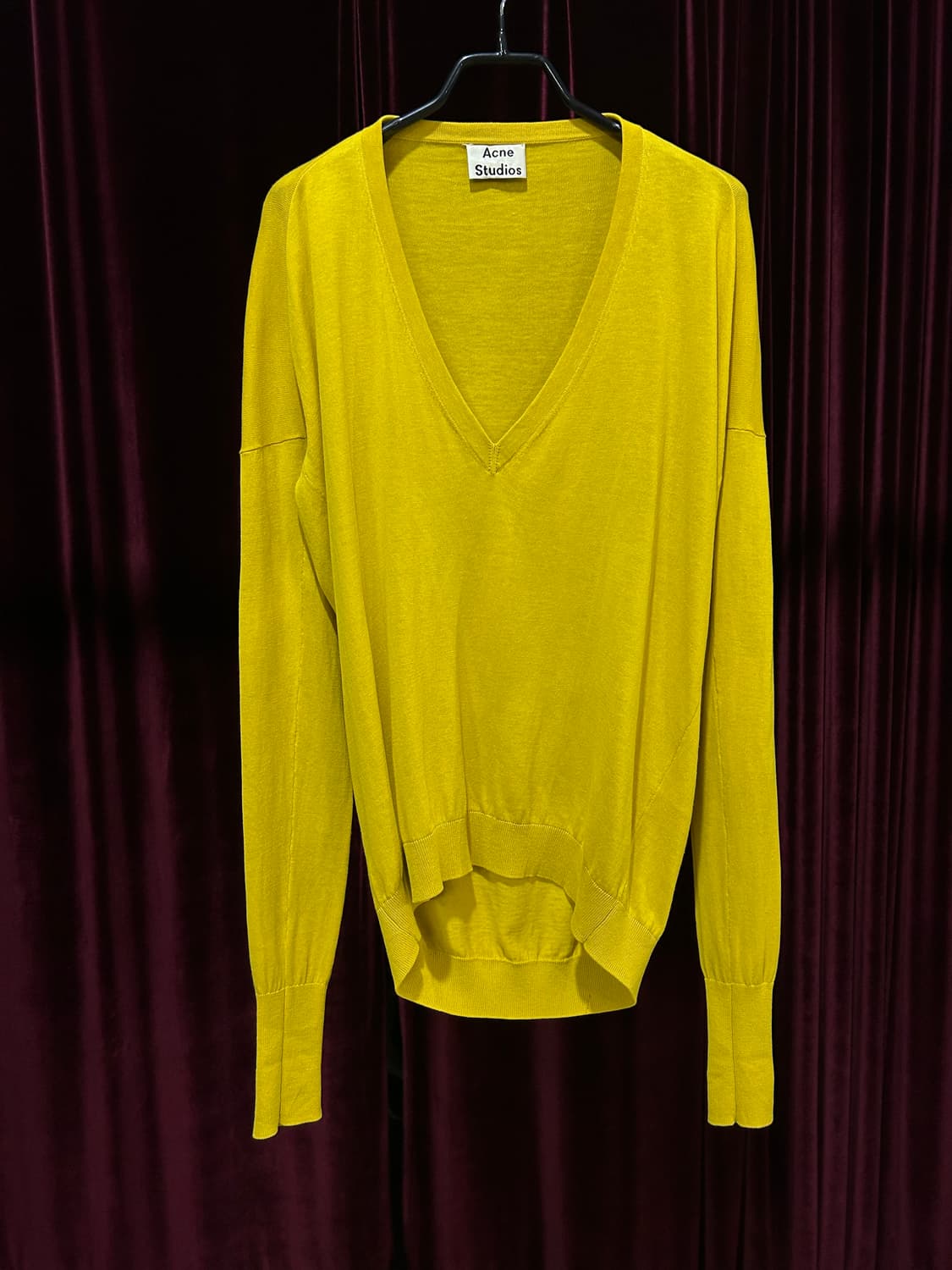 ACNE STUDIOS yellow v-neck knit 상품이미지3