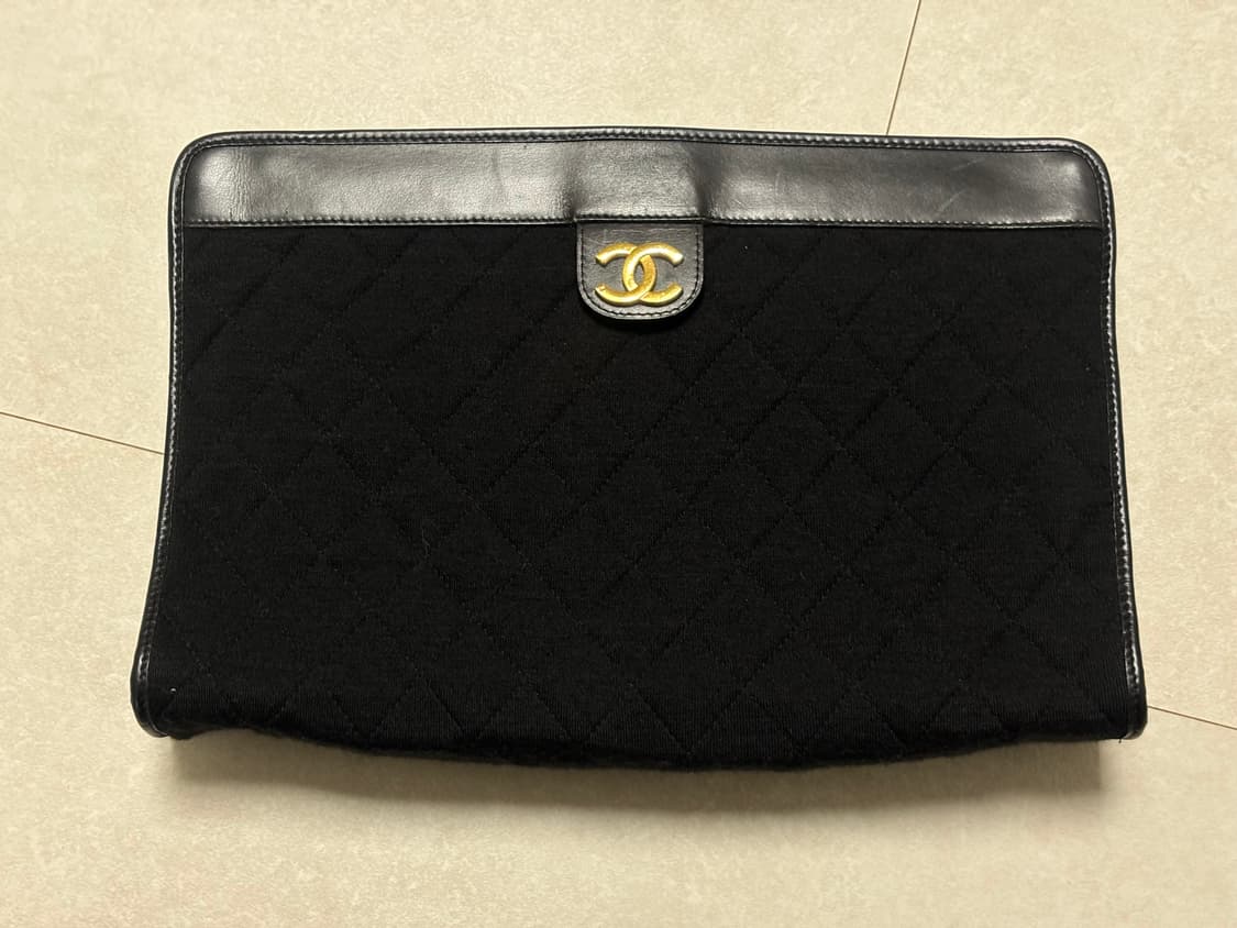 샤넬 금장 블랙 퀼팅 클러치 상품이미지1