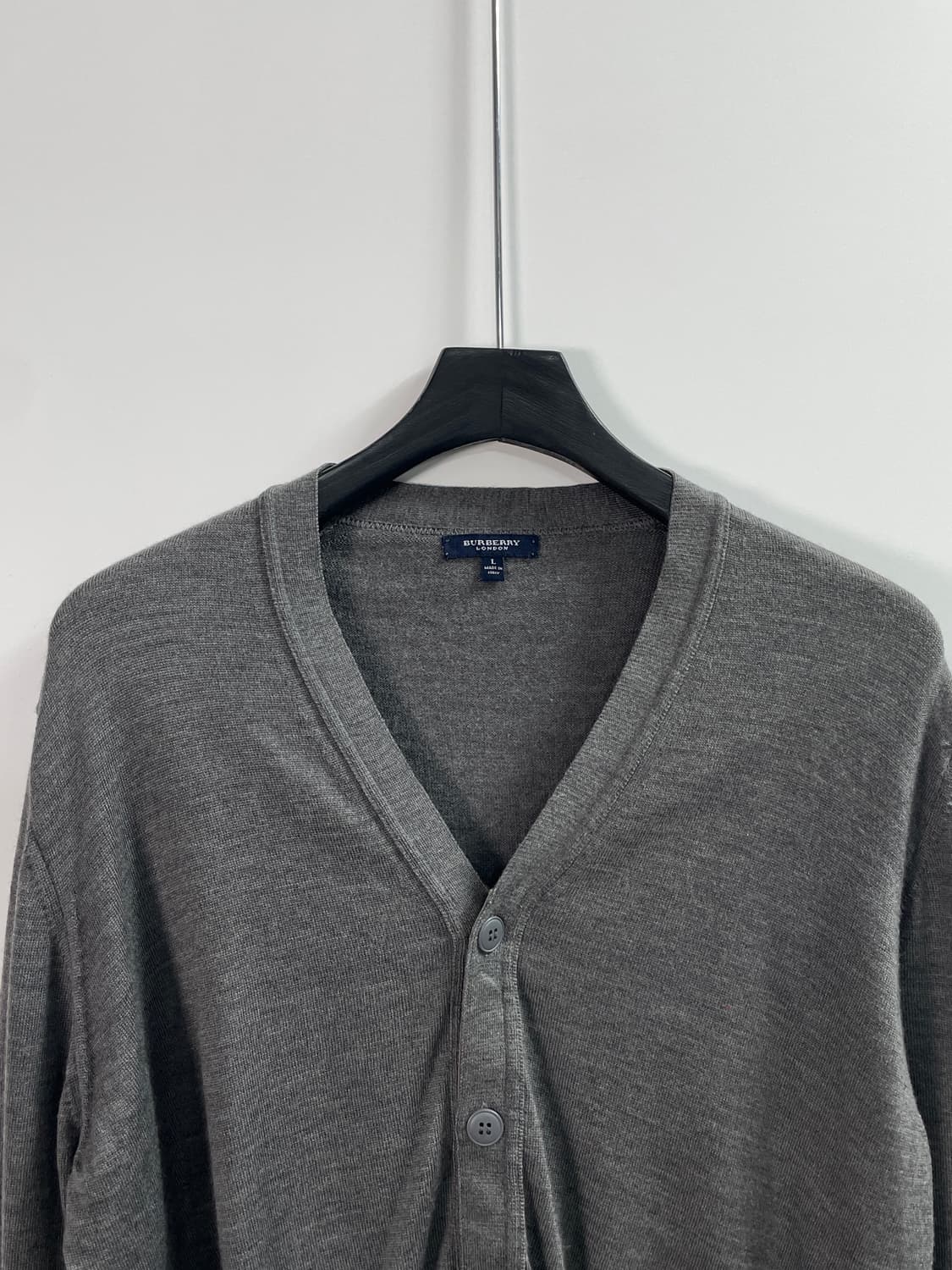 버버리 그레이 브이넥 가디건 (on.631) 상품이미지2