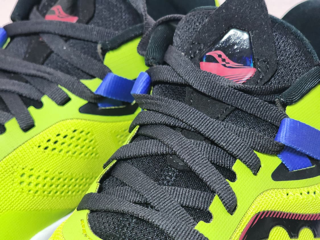 써코니 가이드 15 러닝화 형광 250mm 상품이미지6