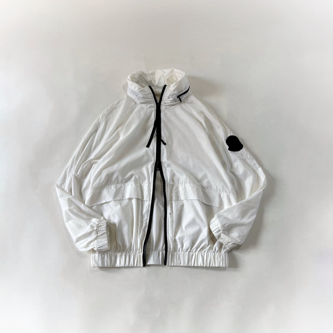 Moncler White Sleeve  Hooded Shell Jacke 상품이미지1
