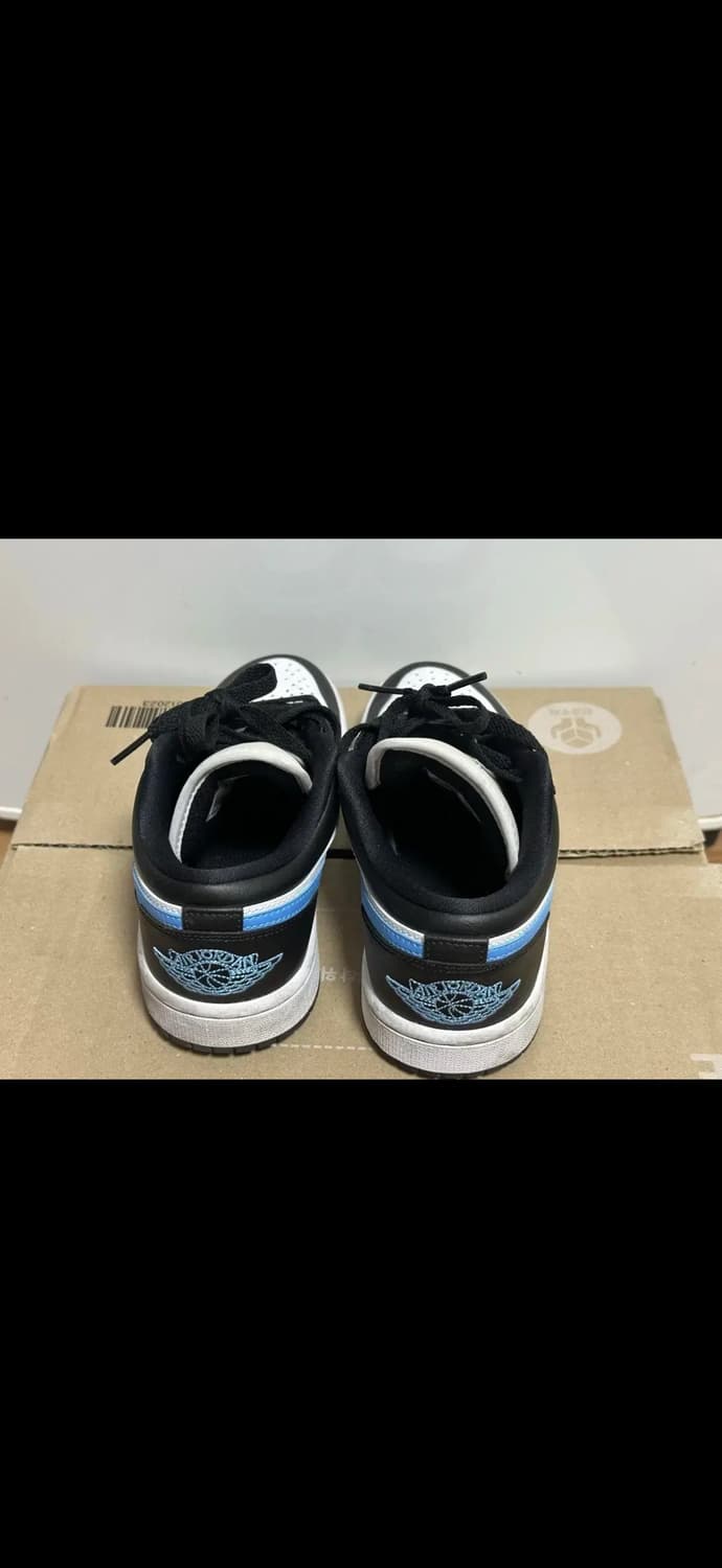 나이키 조던 1 로우 블랙 유니버시티 블루 225 상품이미지3
