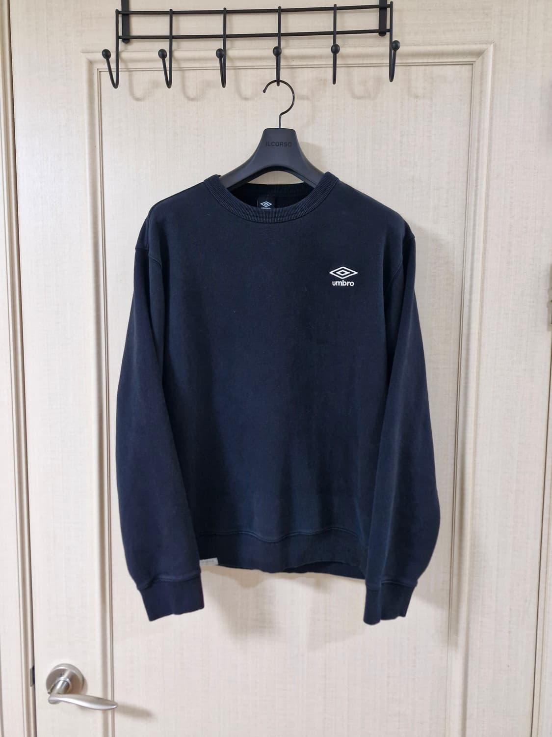 엄브로 맨투맨 블랙 M 상품이미지1