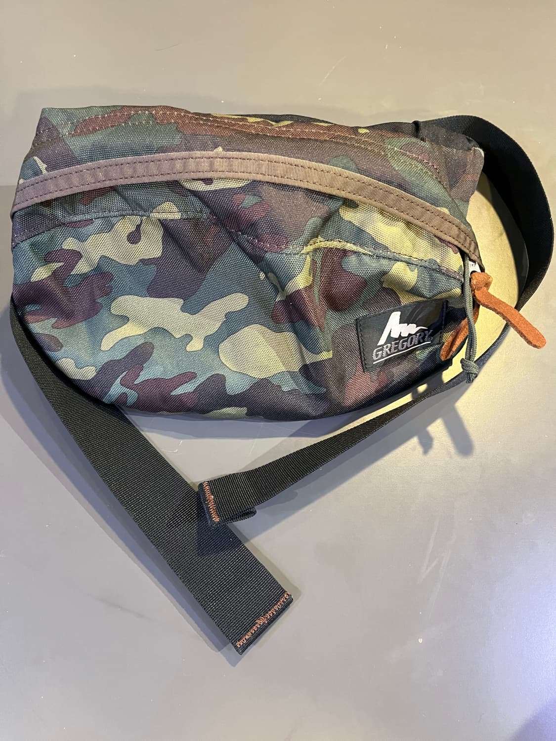 그레고리 구형 로고 웨이스트백 상품이미지1