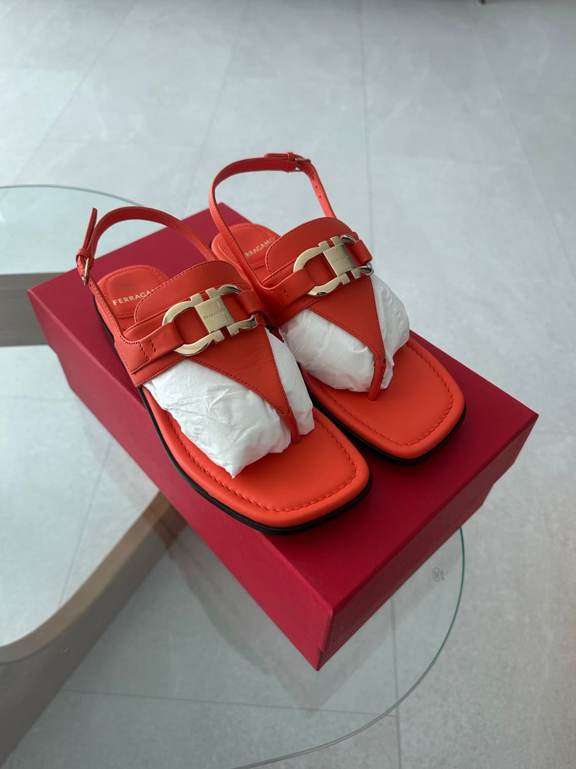 페라가모 샌들 225 새상품 상품이미지3