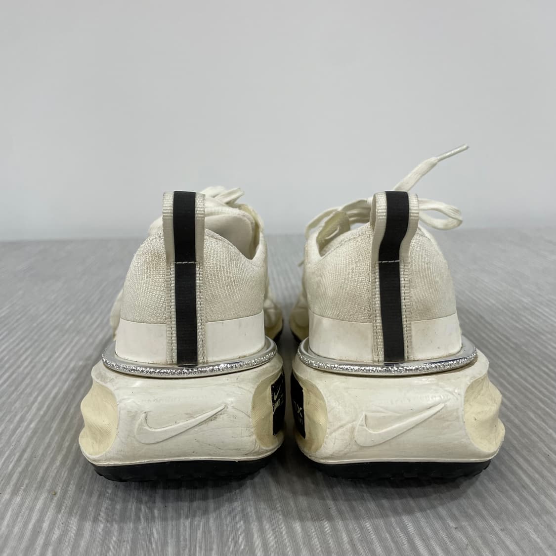 860) 나이키 줌X 인빈서블 런 플라이니트3 서밋 화이트 245mm 상품이미지4