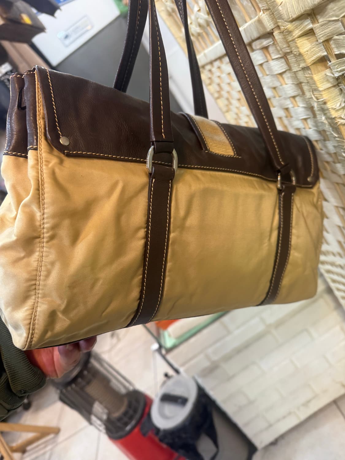 정품 프라다 테수토 포코노 레더 버클 바켓트백 팝니다 상품이미지3