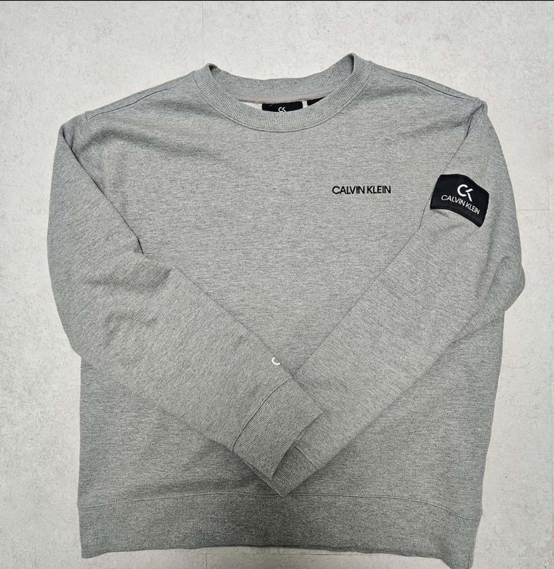 Ck sweatshirt L size 상품이미지1